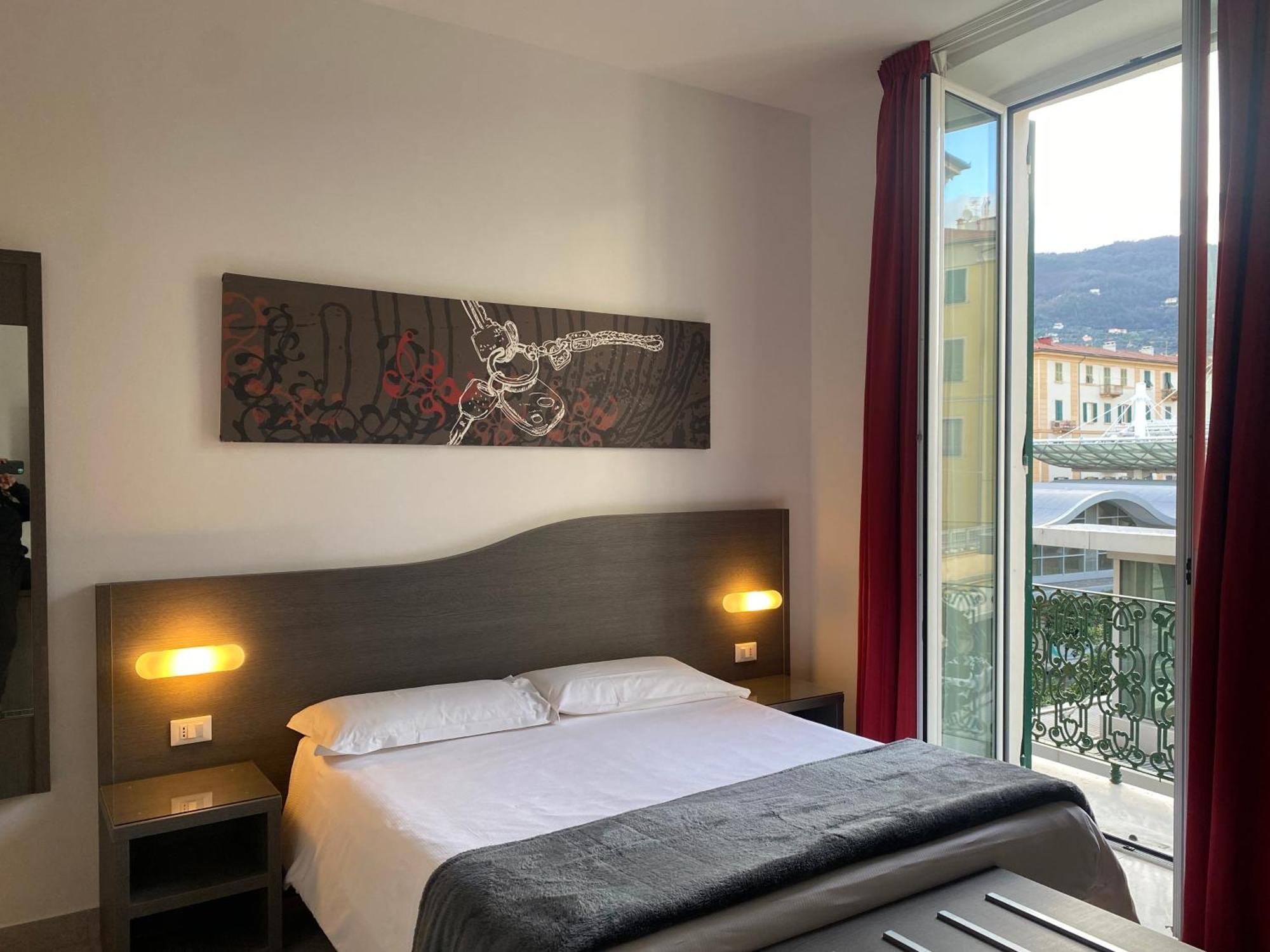54 Rosselli Rooms La Spezia Extérieur photo